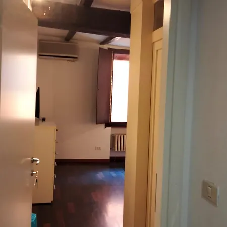 Historic E Comfort - Locazione Semplice Apartmán Boloňa